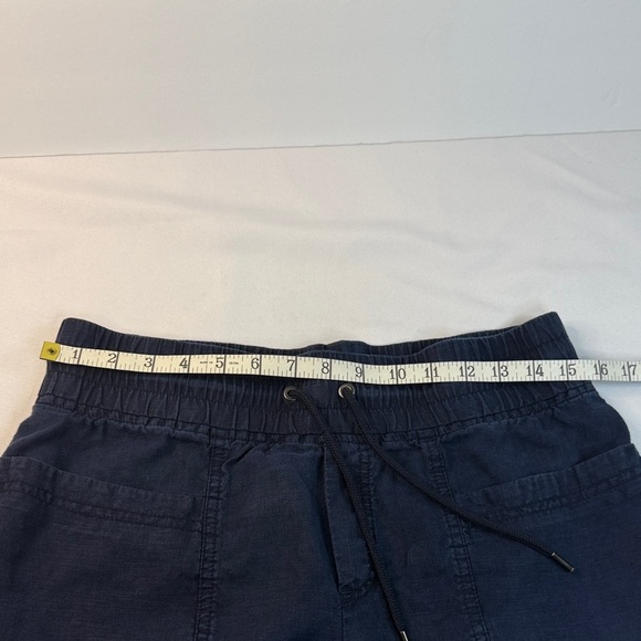 Athleta Navy Women's Cargo Shorts - Picture 3 of 8